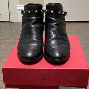 Authentic Valentino Garavni ankle boot